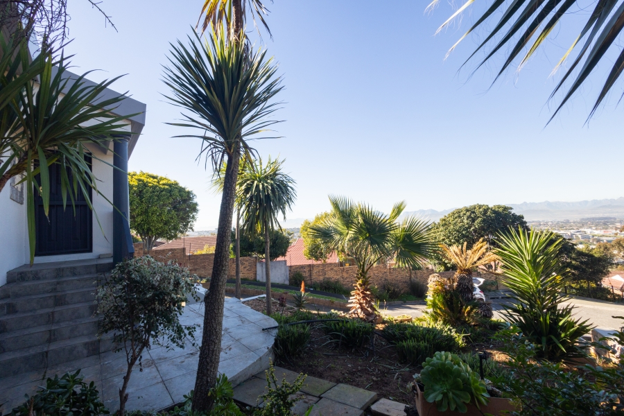 4 Bedroom Property for Sale in Selbourne Western Cape